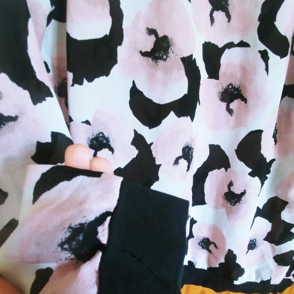 Flowery dynamite blouse - Picture 3 of 4